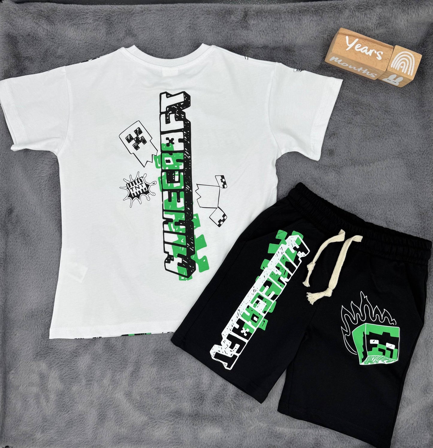 Minecraft Adventure Graphic Summer Set