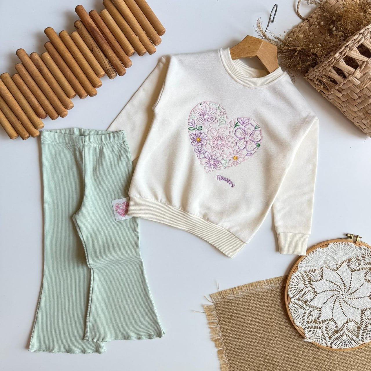 Mint Flowers Heart Set