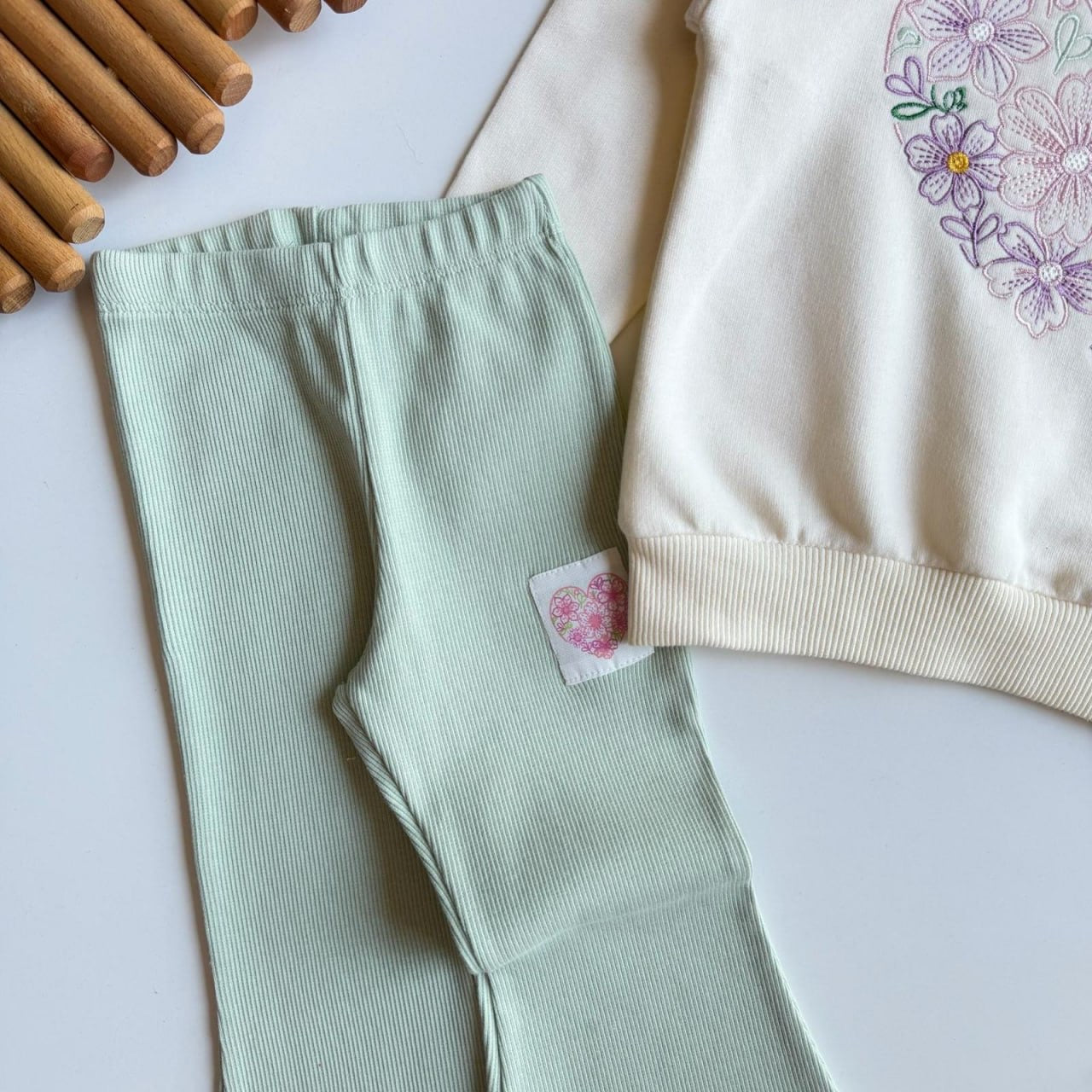 Mint Flowers Heart Set