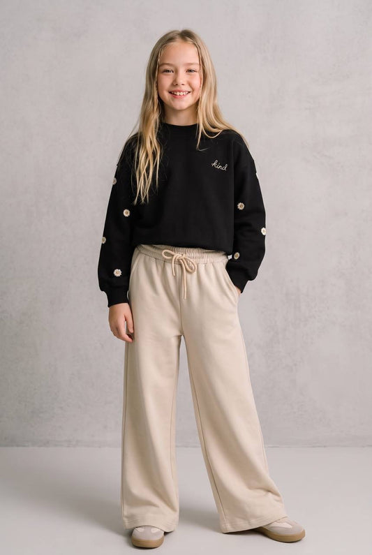 Kind Black and Beige Set