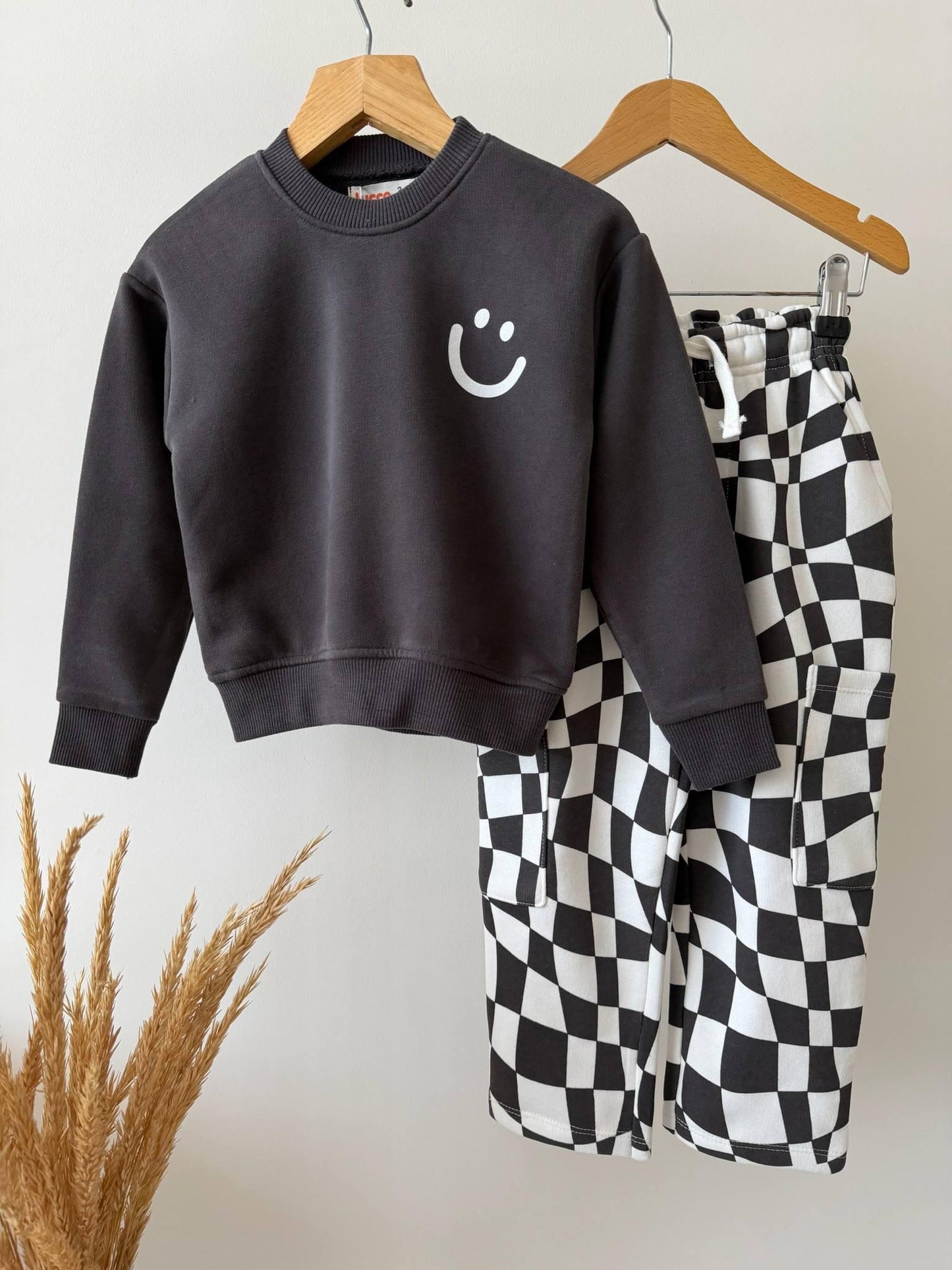 Smiley Gray Checkered Set